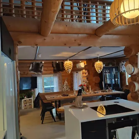 Kaunis Ja Tyylikaes Lomatalo Koko Perheelle Rentouttavaan Lomaan * Rovaniemi
