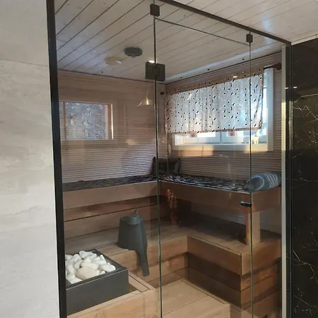Kaunis Ja Tyylikaes Lomatalo Koko Perheelle Rentouttavaan Lomaan Ferienhaus Rovaniemi